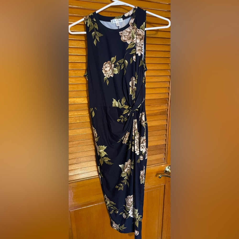 Floral print side tie tea length sleeveless dress